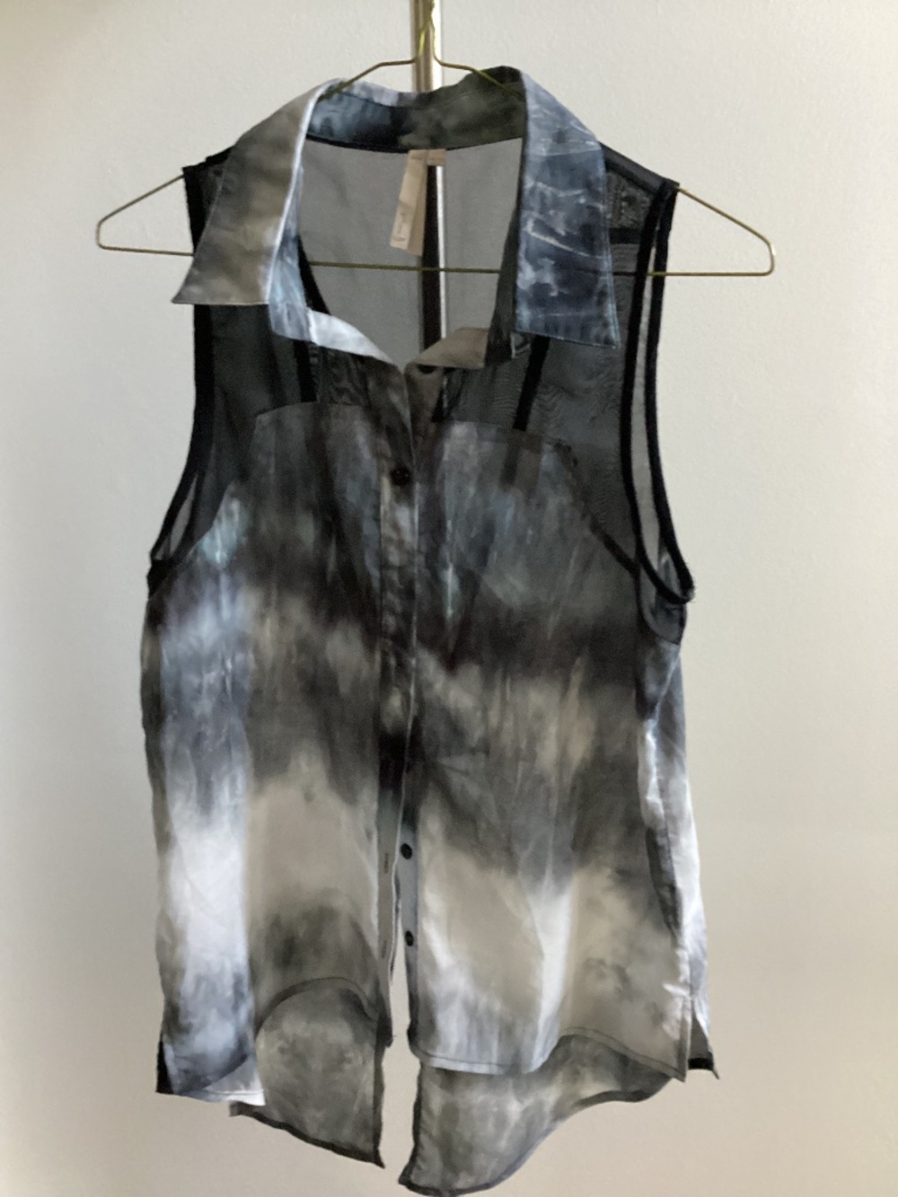 Sheer sleeveless collared shirt